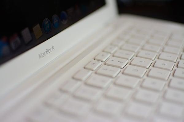 A unibody white MacBook