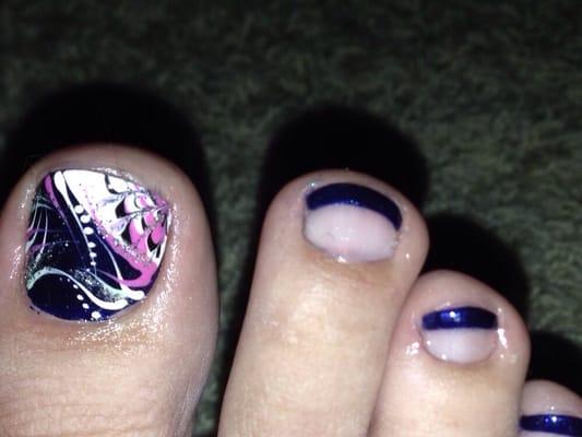 Love the abstract design Lim did for me.  My nails look ah-mazing!