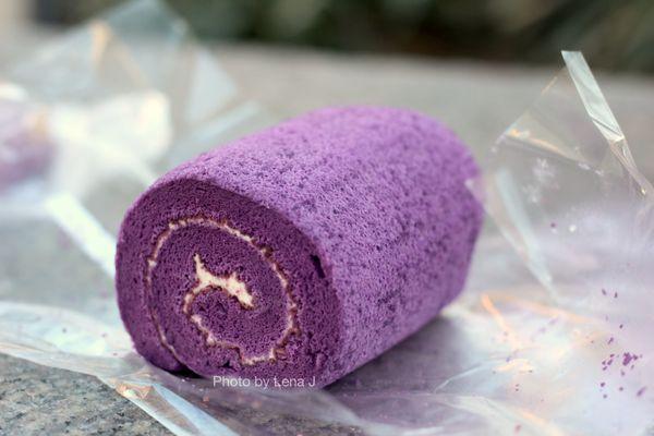 Ube roll cake 紫薯卷 ($2.25) - pretty good