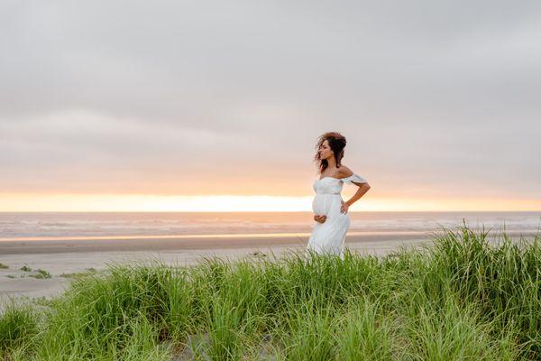 Sunset Maternity Session in Ocean Shores