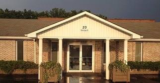 Dr. Michelle Kapon's practice is at 20 Fairlawn Ave., Youngstown, OH, 44505. GPS use ZIP code (is a Fairlawn Ave. in Boardman).