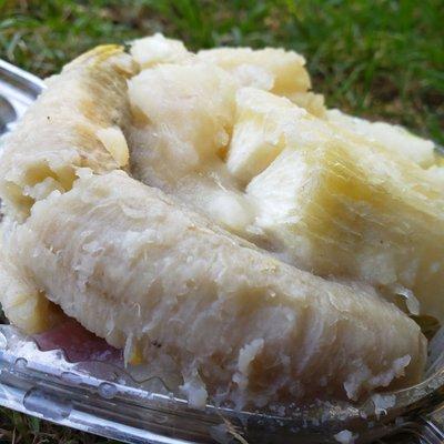 1/2 Guineitos (pickled green bananas) 1/2 Cassava.