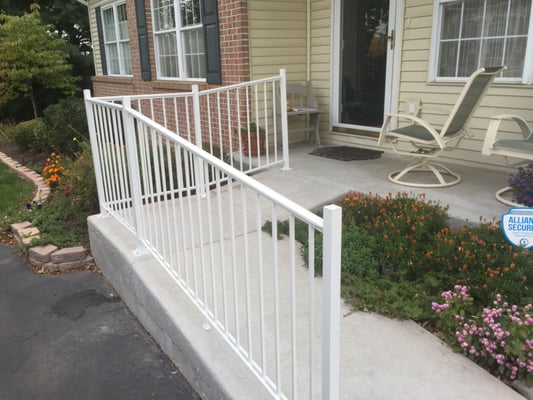 Exterior railing