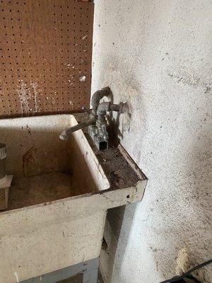 Are utility sink that does not work. Was told that they were not going to fix or clean it because it is something that I don't need.