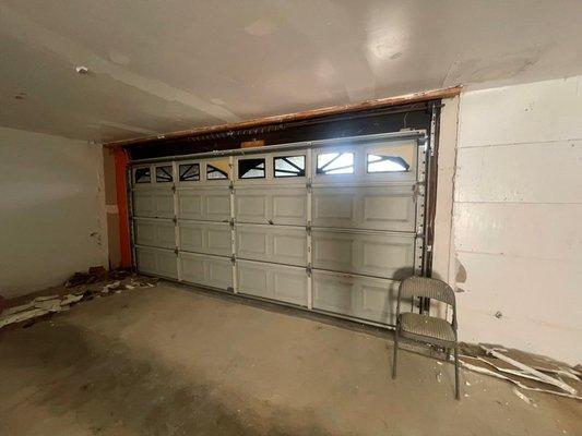 Garage Doors and Gates Specialist