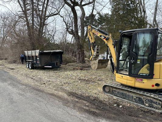 Mini excavator yard clear out