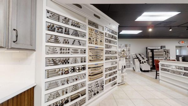 Cabinet hardware selection