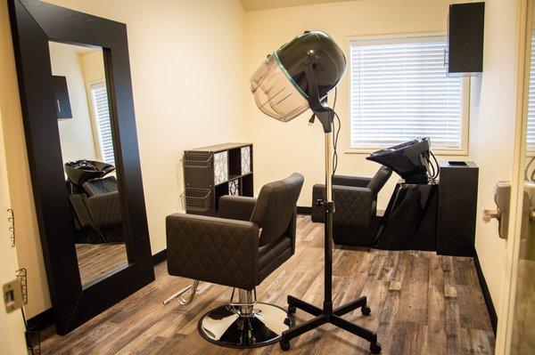 Model Single Salon Suite