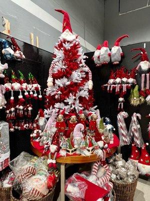 Candy cane tree with gnomes