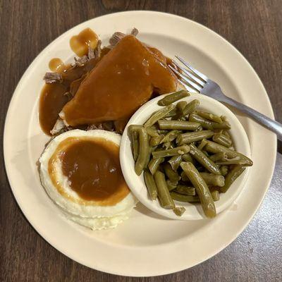 1/2 beef Manhattan with a side of green beans