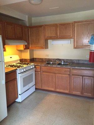 Large Kitchen with tons of cabinets and new appliances