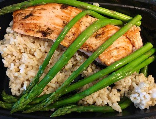 Lemon dill salmon w/ a whole grain brown rice blend and asparagus