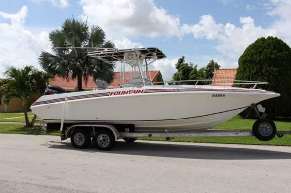 Before pics 25' ocean fishing boat