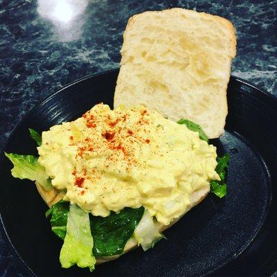 Egg salad sandwich