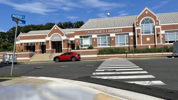 Loudoun County Public Library - Cascades