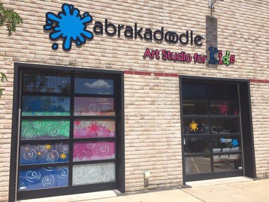 Abrakadoodle art studio for kids in Roslyn: art classes, art camps and events.