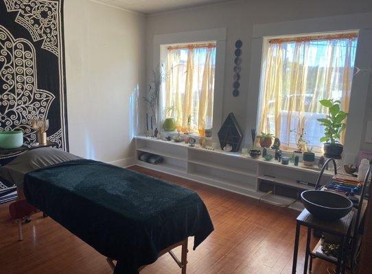 Welcome to Raven's Nest Wellness - Reiki Therapy, Energy Healing, Yoga, Meditation, Community Events