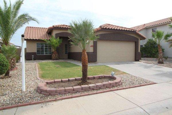 Peoria, 3/2 open floor plan with pool.