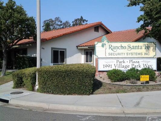 Street View, north east corner of Village Park Way & Mountain Vista, Encinitas