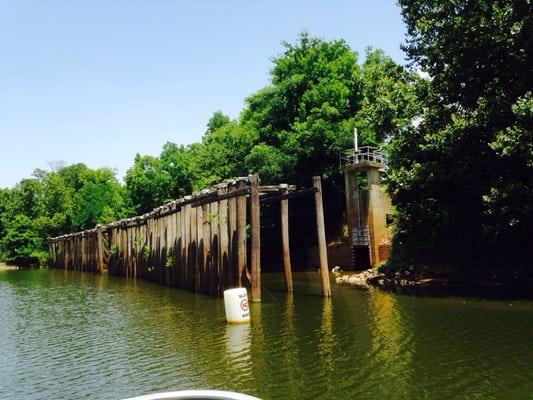 Wave breaks along the Red River