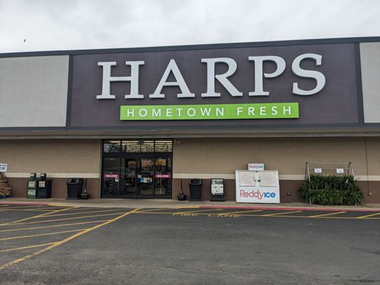 Harps Food Stores, Roland