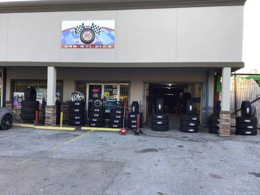 B TIRE SHOP