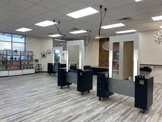 Our high-end work stations & training materials make Sparrow House the best advanced salon academy in San Antonio.