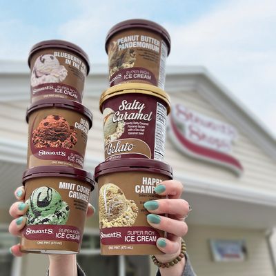 Discover a wide variety of flavors! Our ice cream is made with fresh milk from local farms, only using quality ingredients.