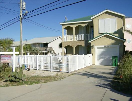 Vinyl Pool Fence