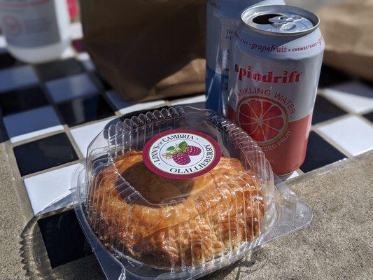 Mini ollalieberrie pie $6. Next to spindrift for size reference.