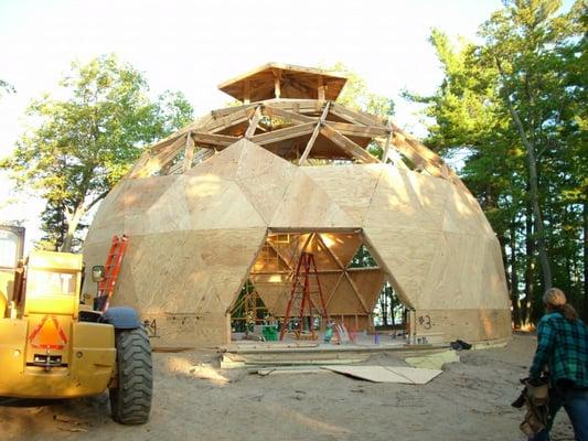 Completing the sheeting process and constructing cupola on top