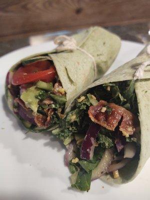 Garden fresh spinach wraps with lemon dressing crispy bacon