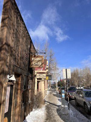 Cute outdoor walk up breakfast place in breck