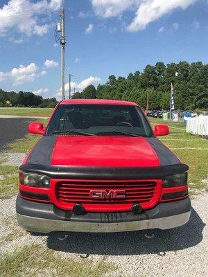 2000 Gmc Sierra 6 cylinders automatic with 260k miles cash 2,400