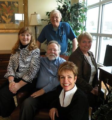 Mindy , Darryl (standing), Jon, Kathy & Debbie