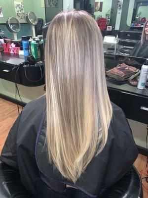 Ombré transitioned with baby lights!! Beautiful All over color.