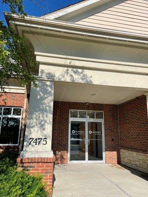 Entrance to Employee benefit consulant office in Dayton HORAN