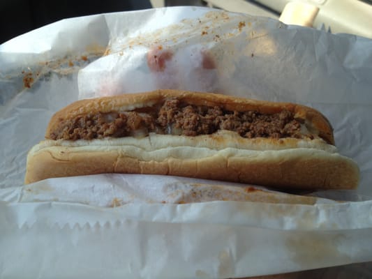 Pictures cab be deceiving - this Chili Dog looked much better than it tasted.