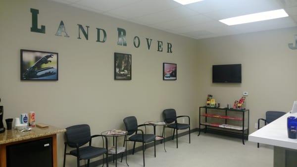 Customer Waiting Area - Motorcars Woodlands / Spring Jaguar, Land Rover & Mini Cooper Service Center