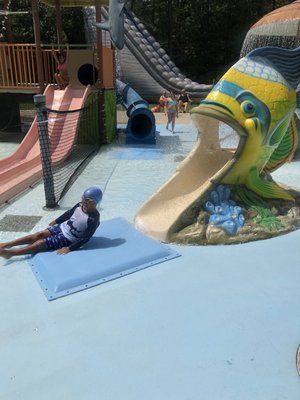 Kids splash park