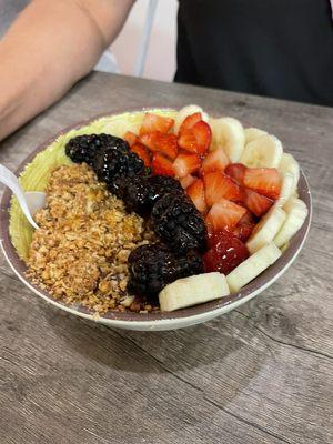 BlackBerry açaí bowl