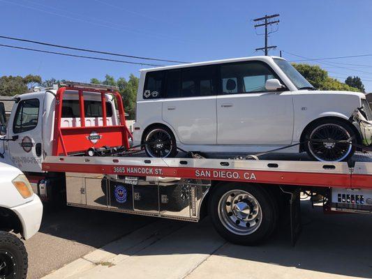 Tow truck driver Troy is the man , he's taking my car away with care