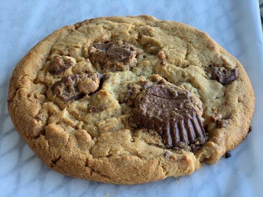 Reese's Peanut Butter Sumo Cookie