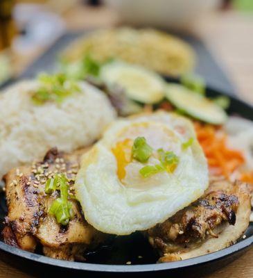 Perfectly cooked egg in the Chargrilled Chicken Rice & egg Bowl. Perfectly executed dish. Get it :)...