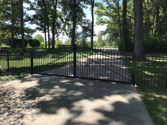 The Beauty of the aluminum fence