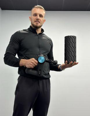 Percussive therapy, active recovery or movement prep with ElioFitness