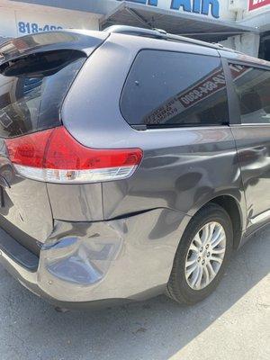 Quick bumper + quarter panel repair on this Toyota Sienna. Quality work, done quickly and efficiently.