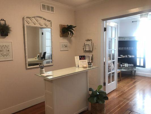 Front desk/ entry