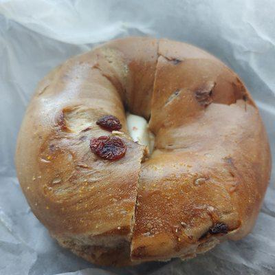 Cinnamon raisen bagel with cream cheese