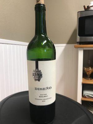 Diseno Malbec red wine 2018